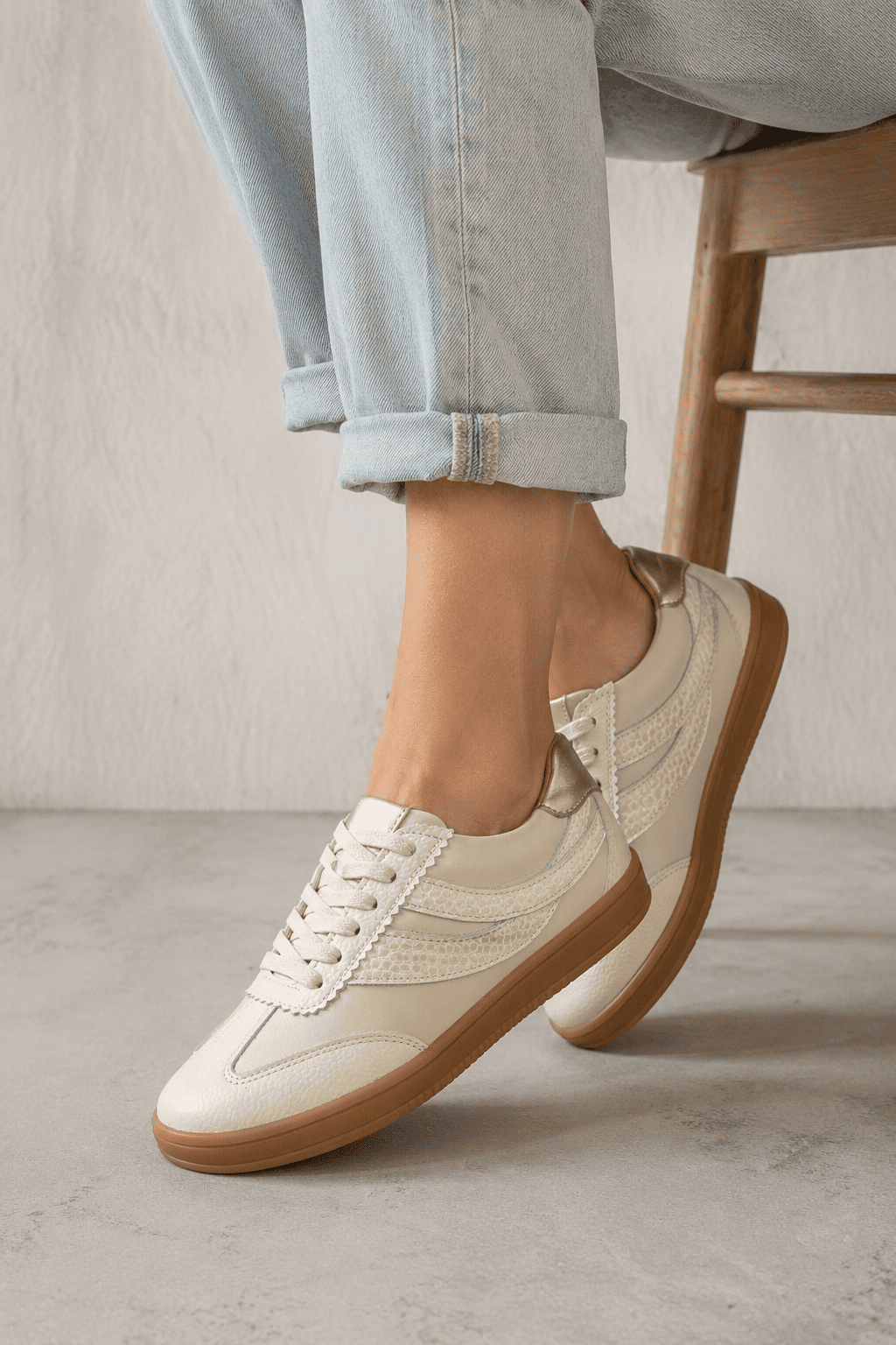 Tenis en Cuero Talco para Dama Cosmos Bont