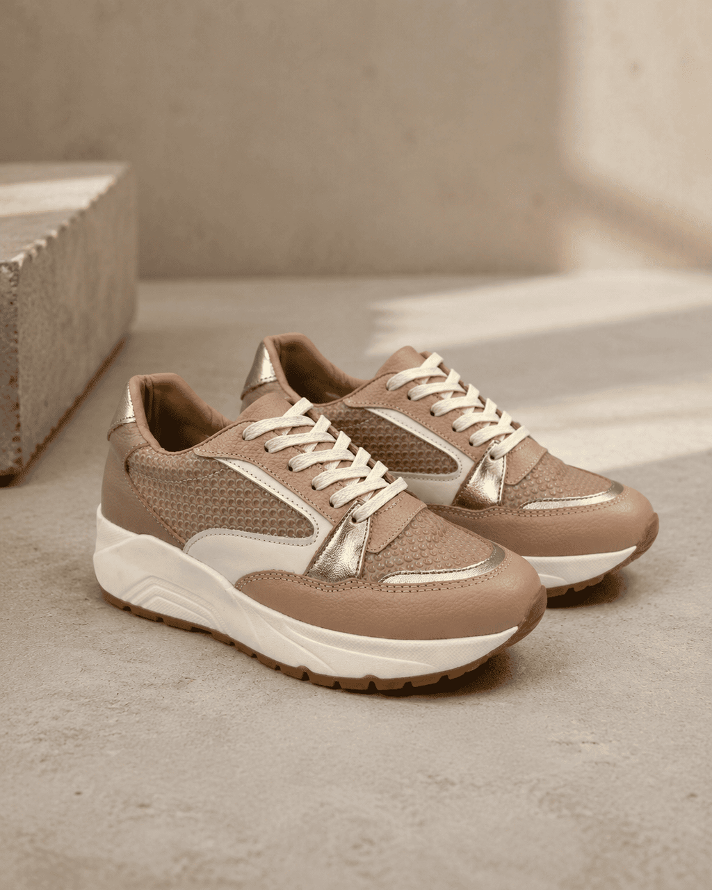 Tenis en Cuero Taupe para Dama Boreal Bont