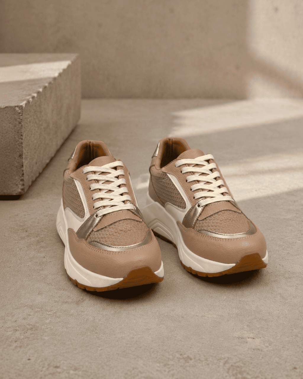 Tenis en Cuero Taupe para Dama Boreal Bont