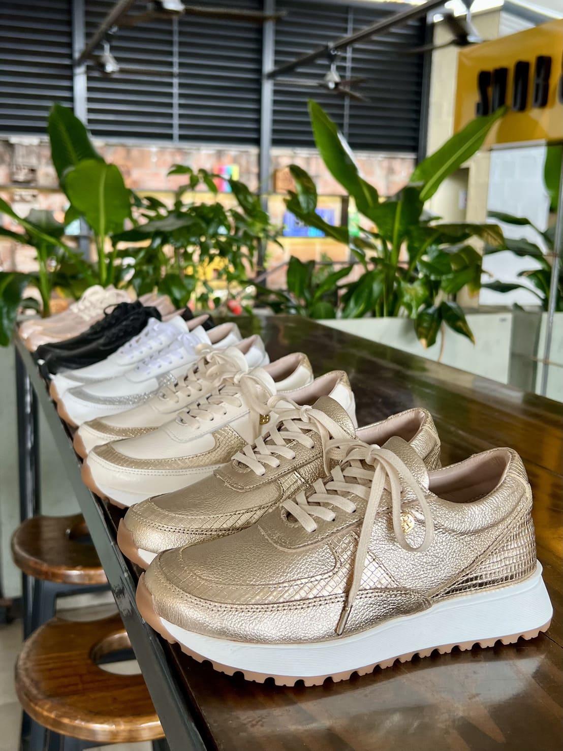 Tenis Oro Mujer en Cuero Bont Catania