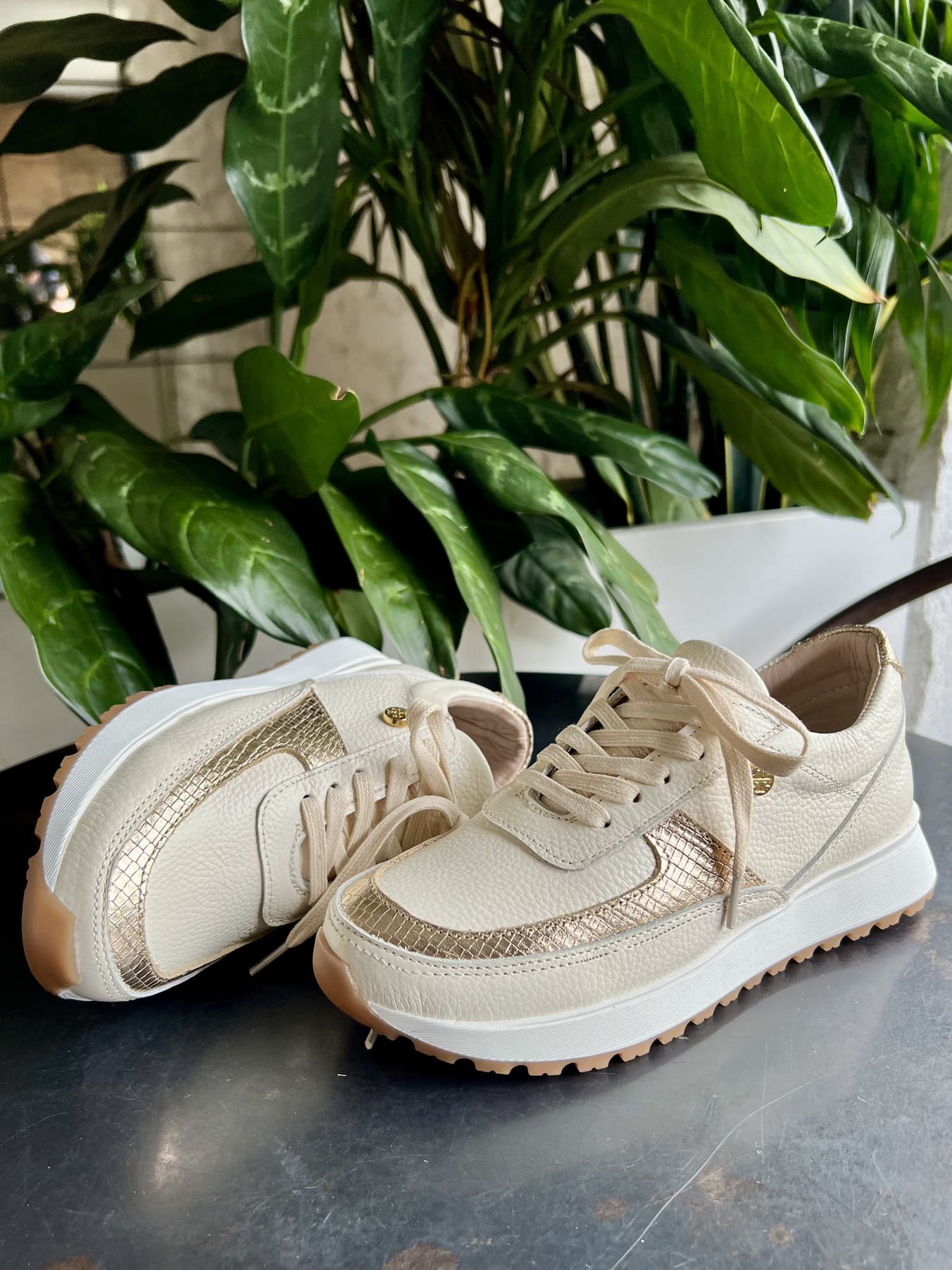 Tenis Beige Mujer en Cuero Bont Catania