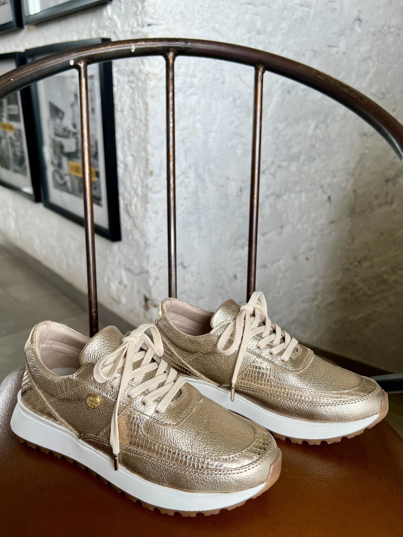 Tenis Oro Mujer en Cuero Bont Catania