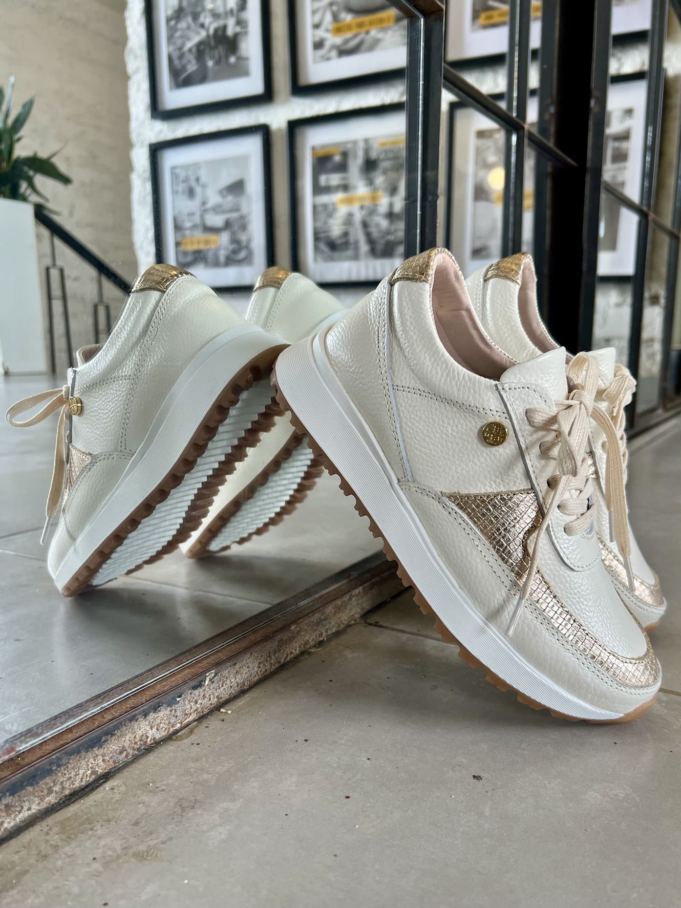 Tenis Beige Mujer en Cuero Bont Catania