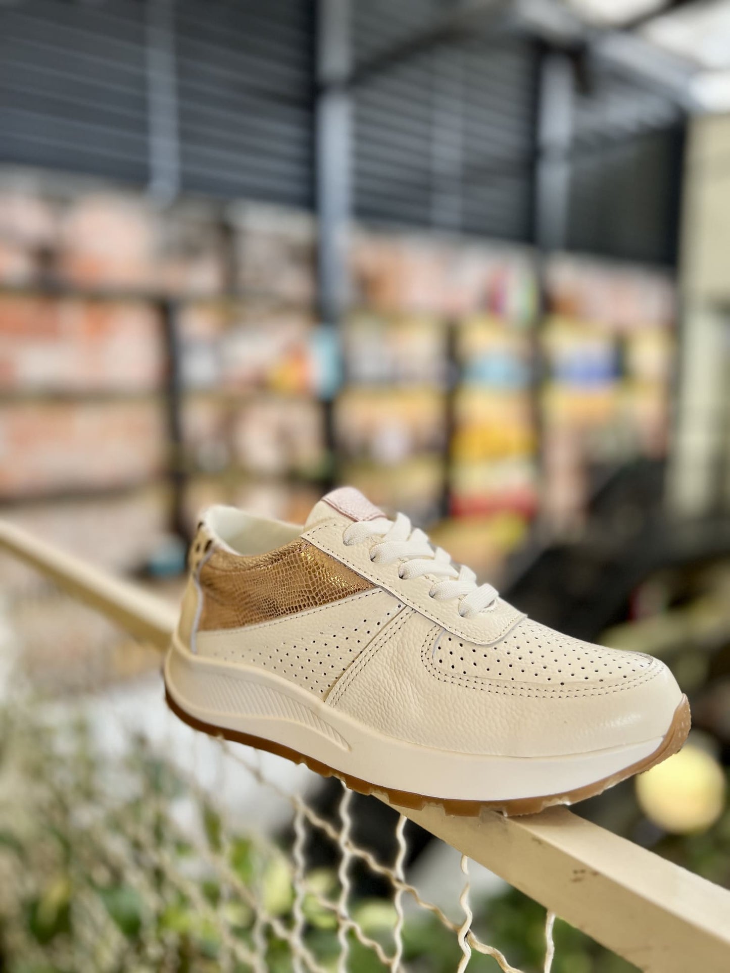 Tenis Beige Mujer en Cuero Bont Torino