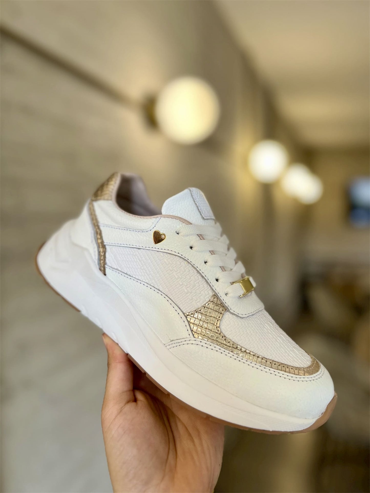 Tenis Blanco Mujer en Cuero Bont Baru