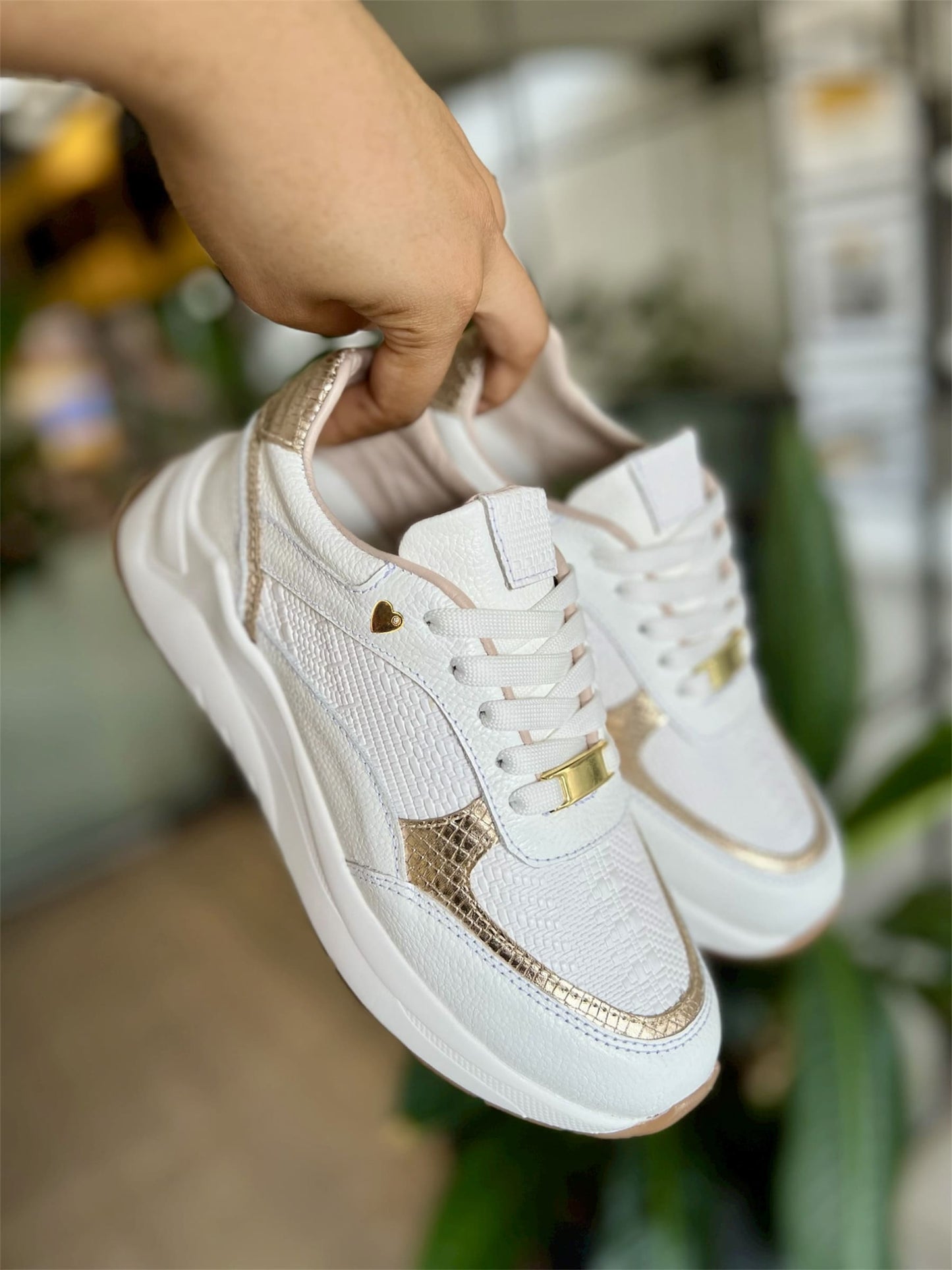 Tenis Blanco Mujer en Cuero Bont Baru